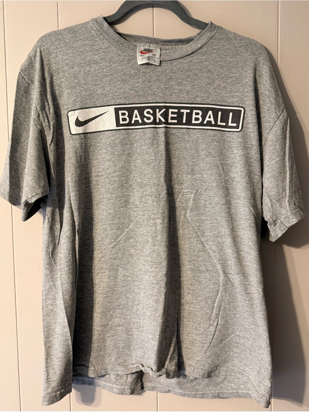 Vintage Nike Basketball T-Shirt Gray Made in USA Single Swoosh Graphic Size M